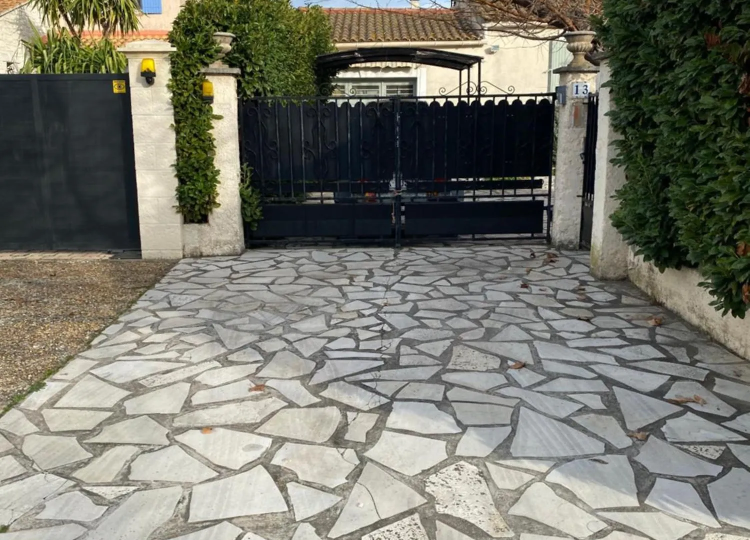 Maison Dans Village Calme Arles Villa