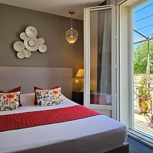 3* Hotel Acacias